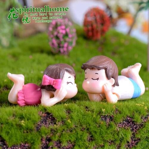 2pcs/pair Cute Lovers Couple Figurines Miniature Craft Sweety Ornament Fairy Garden Decor Home Wedding Decoration