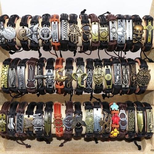 Wholesale 50pcs/Lot Leather Metal Charm Bracelets For Men Vintage Wrist Cuff Bracelets For Women Gifts Jewelry Mix Style