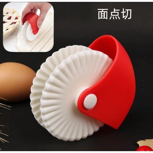 Pizza Pastry Wheel Cutter Noodle Maker Pastry Cutting Wheel Roller Baking Decoration Creative Multi-purpose Kitchen Tool
