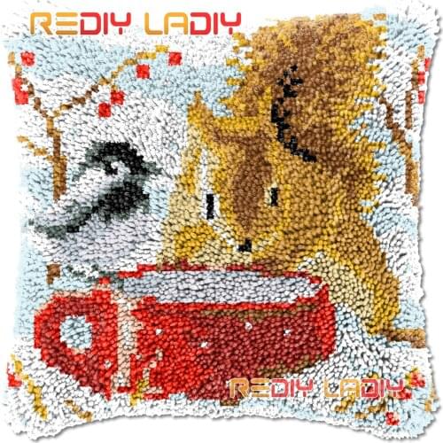 Latch Hook Cushion Cover Squirrel and Tit Needlepoint Kits Chunky Acrylic Yarn Crocheting Pillow Case Arts & Crafts