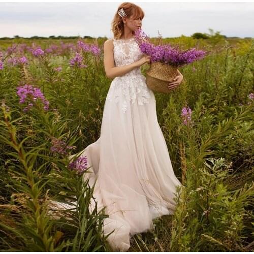 2021 Summer Garden A Line Sleeveless Bridal Wedding Dresses Jewel Neck Buttons Back Wedding Gowns for Bride Lace Appliqued