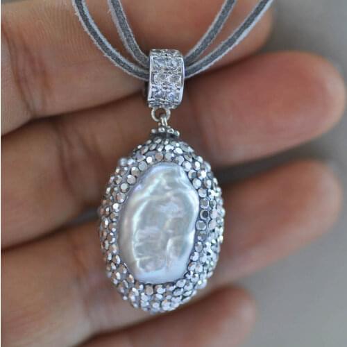 Z10367 28mm White Baroque CZ Pearl Hide Rope Pendant