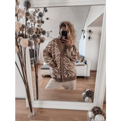 2021 New Spring Autumn Oversized Sweater Leopard Cardigan Casual Loose Female Knitted V-neck Jumper Fall Women Clothing