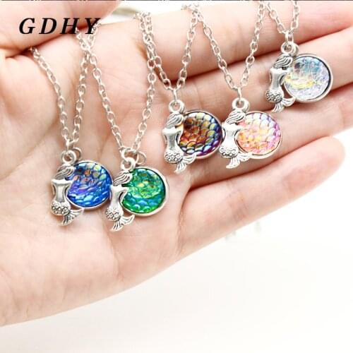 GDHY Romantic Mermaid Fish Color Scale Pendant Necklace 10 Colors Scale Mermaids Necklaces For Woman Friends Vacation Jewelry