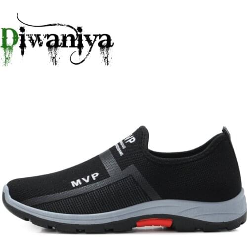Diwaniya Walking Shoes