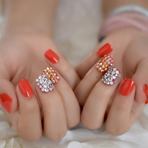 Light Red 3D Rhinestone Acrylic Nails Short Shiny Round Fake Nail Tips Full Cover Shining Designed False Nail