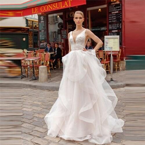 Sexy V-Neck Lace Appliques Top Wedding Dresses Garden Bridal Gowns Spring Garden Ladies Robe De Mariage Formal Vestidos De Marie