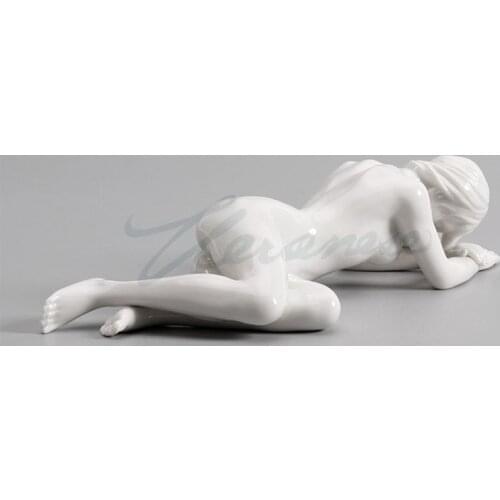 WU CHEN LONG Modern Ceramic Ladys Statue Nude Girl Sculpture Abstract Characters Figurine Home Decoration Wedding Gifts R4140