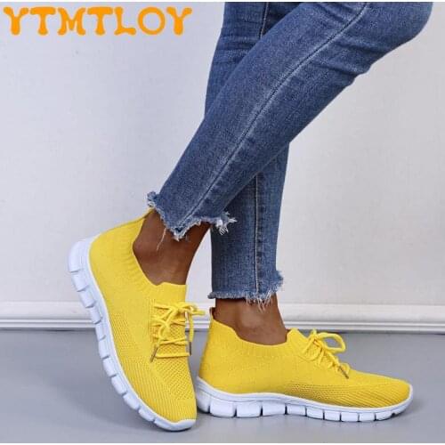 Spring and Autumn European and American couple net shoes, soft bottom straps, flat bottom, breathable, crazy hot womens shoes