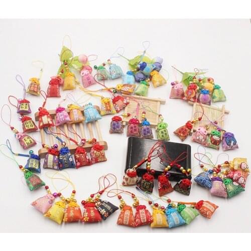 Cartoon Japan Lucky Cat Keychain Maneki Neko Car Mirror Decoration Charm Omamori Pendant Couple Gifts Keyfob