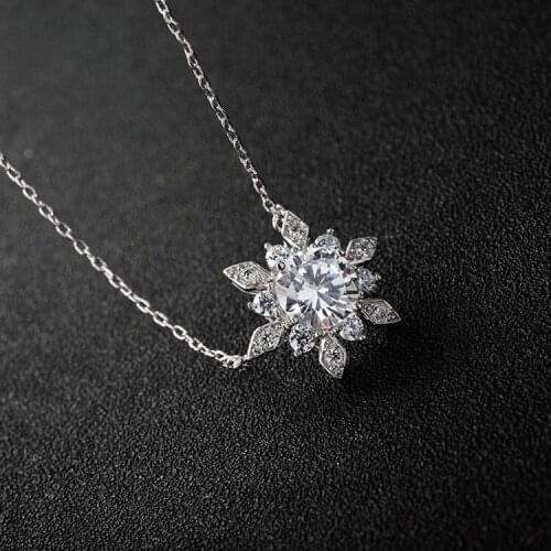 AAA Fashion Micro Inlay C Zircon Snowflake Necklace Sexy Fine Thin Chain Clavicle Necklace Pendant Jewelry For Women