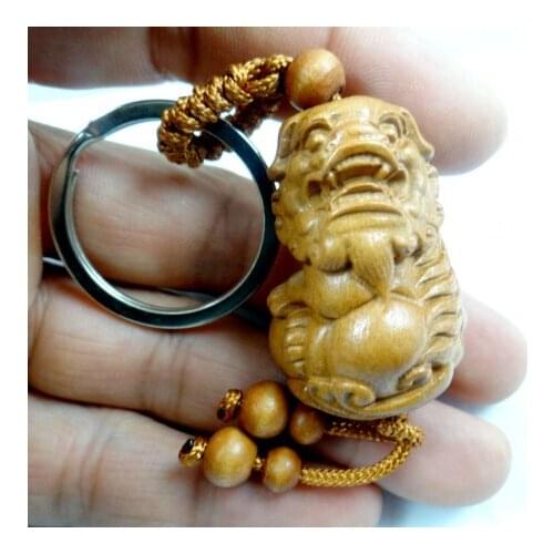 Wholesale Mahogany Three-dimensional Carved lion Keychain Pendant Charm Lifelike Key Chain Car Keyring Accessories 1pcs