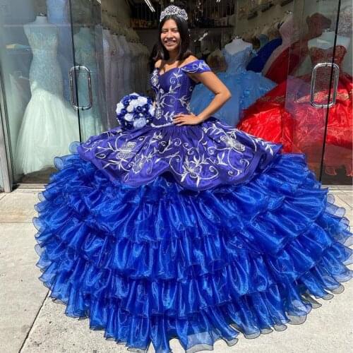 2022 Royal Blue Embroidery Ball Gown Quinceanera Dresses Off The Shoulder Neck Prom Gowns Cascading Ruffles Floor Length Organza