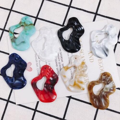 DIY jewelry new personality simple blooming resin twisted irregular shape with hole earring pendant material 10pcs