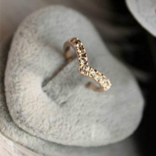 New fashion jewelry bohemian ring V-shaped design shiny crystal ring hot female elegant ring new simple crystal ring