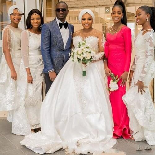 Sparkly Scoop Neckline Garden Ballgown Wedding Dresses with Pearls Sweep Train Lace Appliques Plus Size Bridal Gowns