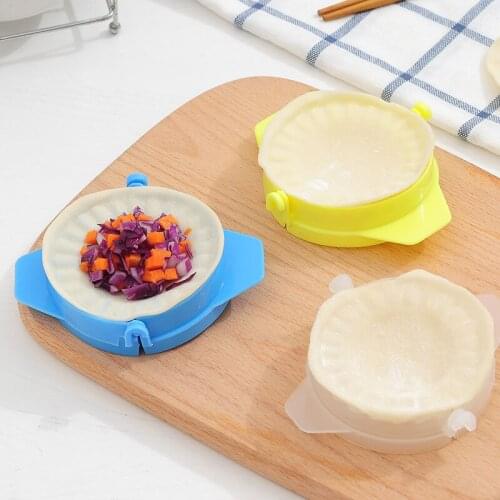 1PC Plastic Dumpling Mold Chinese Food Jiaozi Maker Dough Press Dumpling Pie Ravioli Hand Mould Kitchen Creative DIY Food Tools