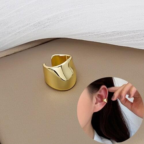 Elegant Glossy Ear Clip For Women Trendy Korean Jewelry Wedding Party Golden Irregular Ear Bone Clip Stud Earrings Accessories