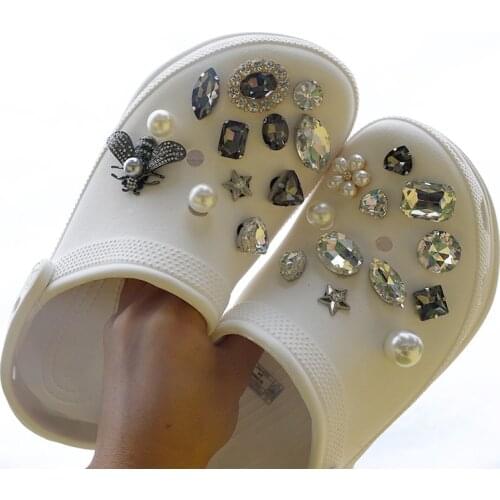2021 Fashion Designer Hot Sale Quality Shoes Charms for Croc DIY Rhinestone Bee Shoe Buckle