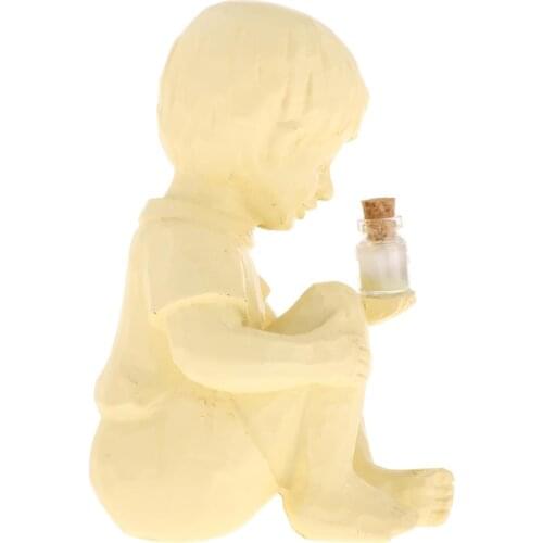 Resin Boy Girl Sculpture for Room Decoration Handcrafted Art Statue with Solar Lighted Fireflies in Jar for Home Garden Decor