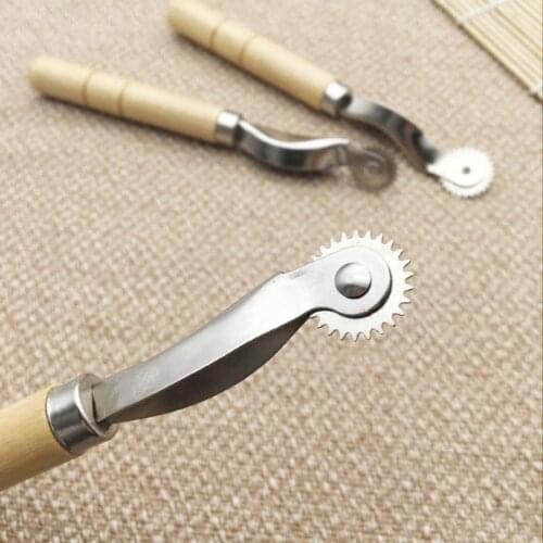 2pcs Sewing Wheel Leather Sewing Stitch Roulette Marker Practical Wood Handle Leather Fabric Serrate Tracing Wheel Sewing Tool
