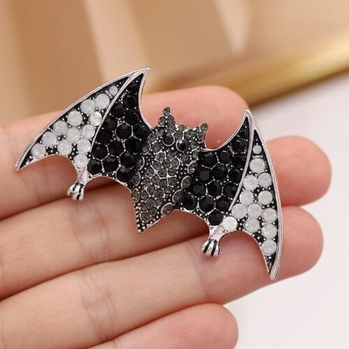 Rhinestone Bat Brooch Ladies Retro Beautiful Brooch Pin Winter Sweater Jacket Accessories Enamel Pin