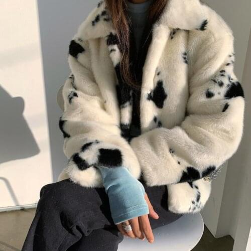 Wenfly Women Korean Loose Faux Fur Cow Coat Female Short Thick Warm Black White Spotted Plush Coat Outerwear Harajuku