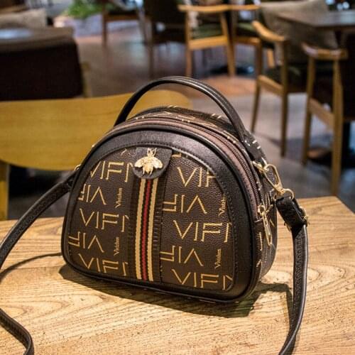 YaoKu Womens 2021 Spring and Summer New Fashion Retro Printed Hand Simple All-Matching Western Style Shoulder Messenger Bags