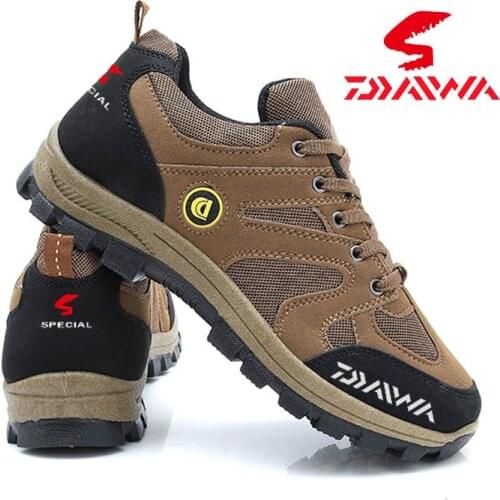 2021 New Men Daiwa Hiking Fishing Shoes Anti-skid Mountain Climbing Boots Outdoor Athletic Breathable Waterproof Fishing Shoes