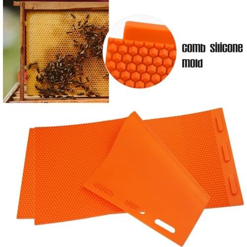 2Pcs/set Rubber Beeswax Press Sheets Mould Foundation Beekeeping Equipment Bee Hive Basis Press Sheet Mold Tools Color Randomly