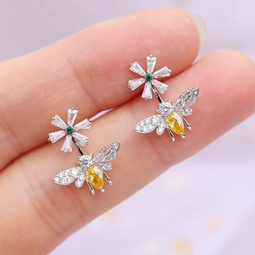 Stud Earrings For Women Korean Design Cute Simplicity Bees & Daisy Party Birthday Gift Fashion Jewelry KBE361