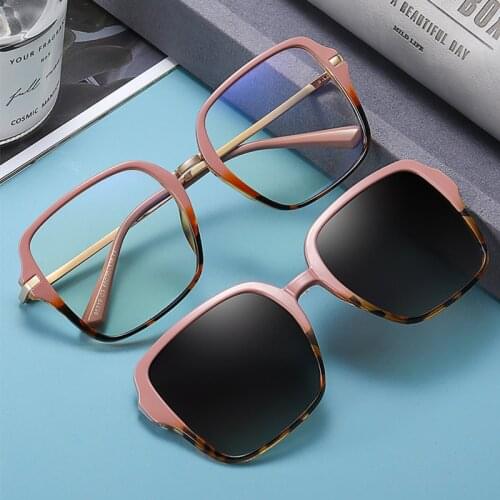 Pink 2 in 1 Magnet Square Sunglasses Women Trendy Polarized Ladies Sunglasses Big Clip On Anti Blue Light Transparent Glasses