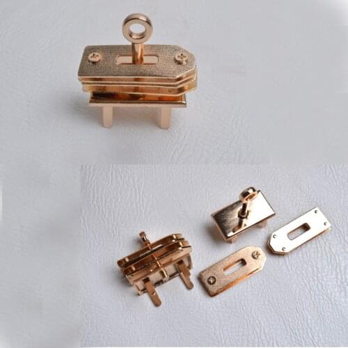 1.7x1.2 inch High Quality Twist Locks , Flip Locks For Bags