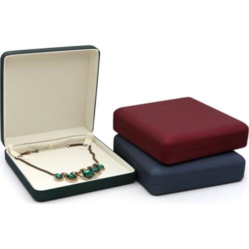 New PU Leather Necklace Box Creative Round Grooved Pearl Necklace Gift Packing Jewelry Display Organizer Case Customization LOGO