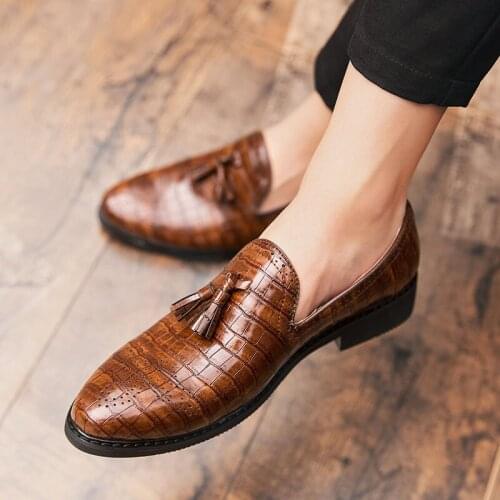 Large size business mens leather shoes tassel British style Loafer shoes pointy casual men shoes plus size Chaussures homme