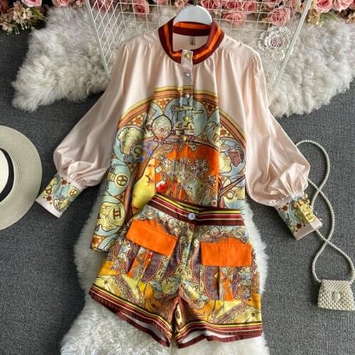 2021 New retro ethnic style Suit Female spring floral shorts + fashion printed shirt two-piece Female High-quality French Suit