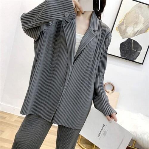 Plus Size Jacket For Women 45-75kg 2021 Spring New Solid Color Loose Big Stretch Miyake Pleated Long Sleeved Casual Jackets