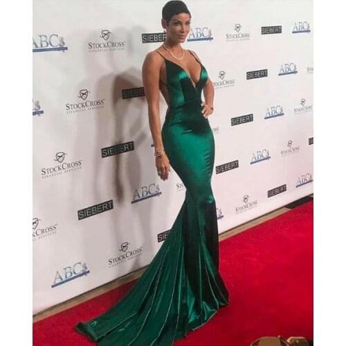 Sexy Long Green Satin Mermaid Celebrity Inspiration Dresses Spaghetti Criss Cross Back Floor Length Pleated Formal Party Dresses