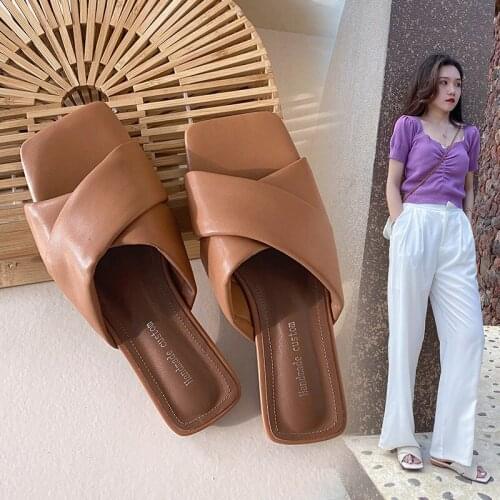 All leather Vacation Lazy style Summer 2020 New sheepskin slippers Womens net red Flat Muller Sandals