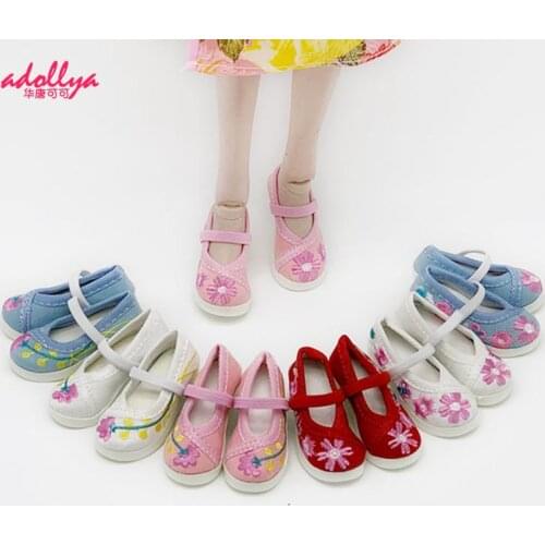 Adollya Doll Shoes Retro Low Heel Embroidered Shoes 7.8cm Clothing Accessories For 1/3 BJD SD Dolls Mini Shoes Toys For Children