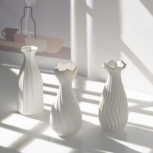 Nordic Style White Ceramic Vase Home Decoration Coffee Shop Living Room Flower Arrangement Ornaments