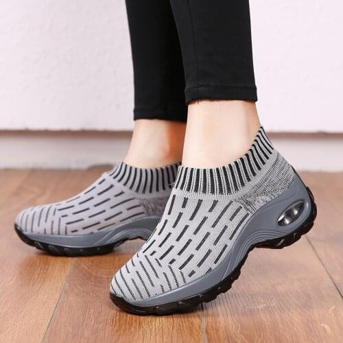 Women Casual Shoes Fashion Outdoor Slip-on Walking Shoes Woman Sneakers Tennis Mesh Breathable Sports Shoes