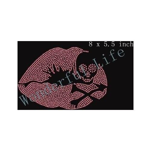 Free Shipping small light pink skull with lips image Iron on T Shirt Transfer