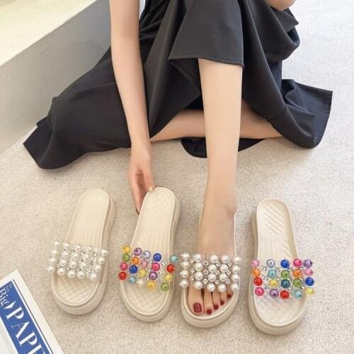 2021 Summer Womens Pearl Sandals Fashion One-Word Muffin Bottom Mid Heel Slippers