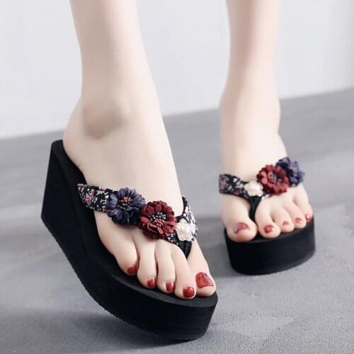 Sweet And Fashionable All-Match Handmade Bead Flower Female Sandals Outdoor Leisure Vacation Slope With Non-Slip Beach Slippers