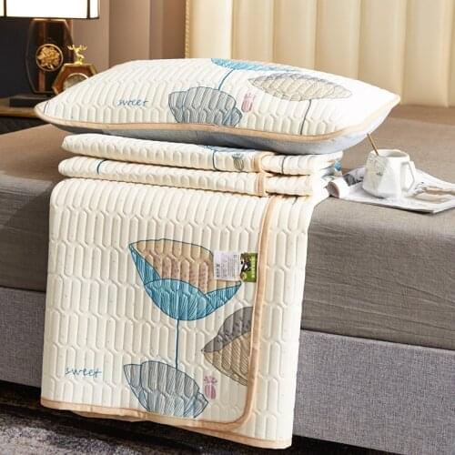 Summer Cooling Bed Mat Cool Fiber Sleeping Mat Foldable Soft Bedding Sets with Sleep Pillowcases Cool Full Size Bed Protector