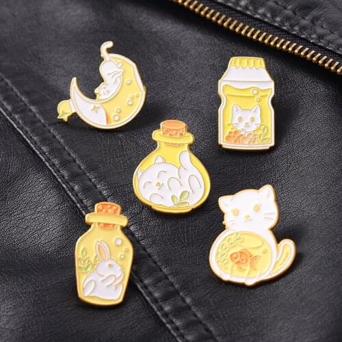 Cartoons Cat Anime Rabbit Badges Lapel Pins Womens Fashion Enamel Brooches On Backpack Gothic Hijab Pins Vintage Brooch Jewelry
