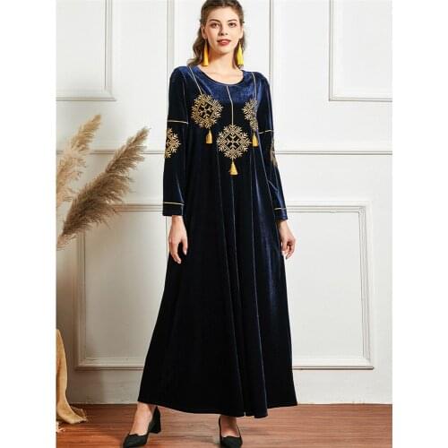 Muslim Embroidery Maxi Abaya Ethnic Women Winter Warm Velvet Long Dress Vintage Party O-neck Ramadan Eid Islamic Robe Gown Plus