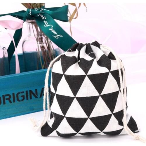 New Arrived 14x16cm Packaging Pouches 5pcs/lot Black White Triangle Drawstring Cotton Bag Jewelry Candy Beads Gifts Storage Bags