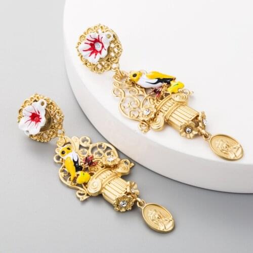 2019 New Brinco Aretes Pendientes American Fashion Retro Exaggerated Earrings Female Alloy Oil Dripping Flower Birds Baroque
